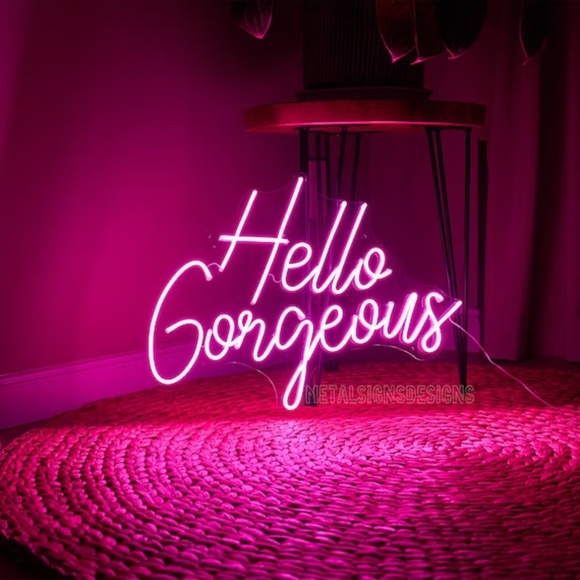 Meet your Posher, Sarah - Picture 1 of 1